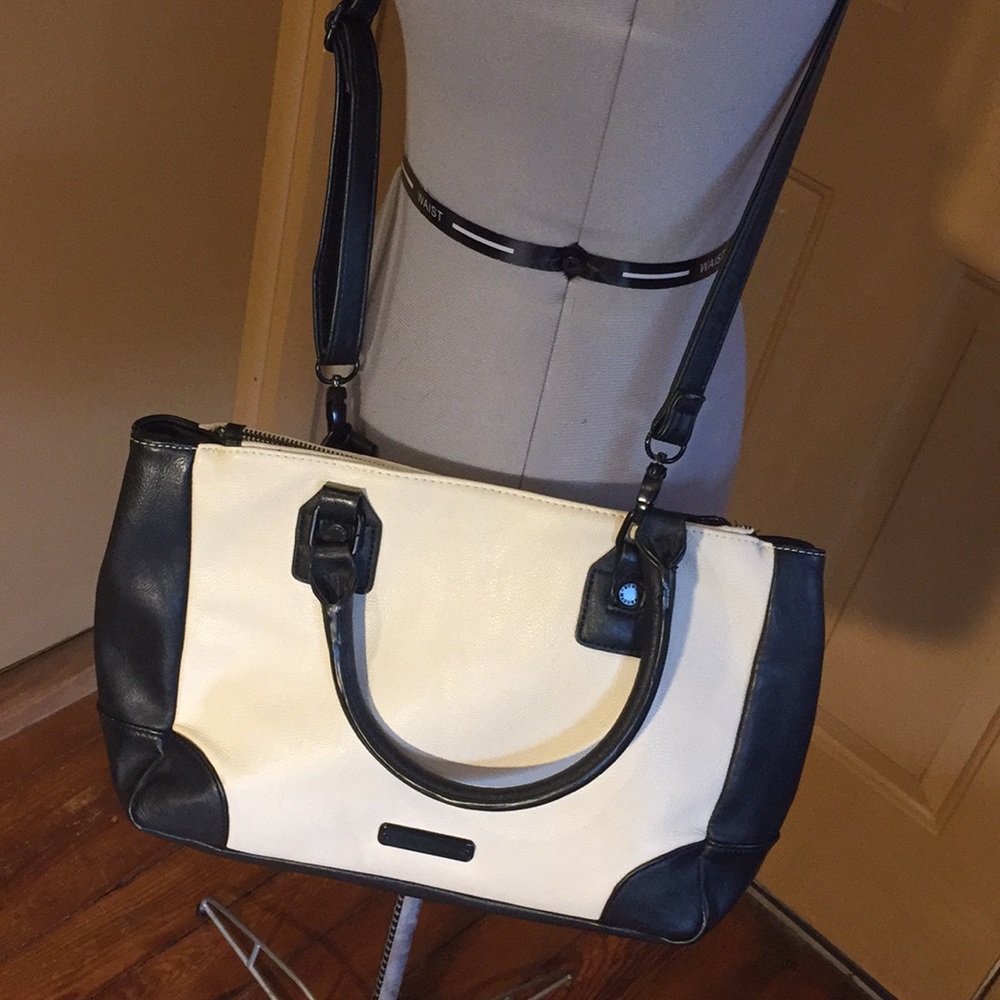 Steve Madden!!! Color block purse never used!!!